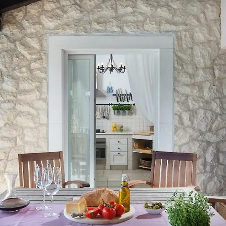 Pag Villa *